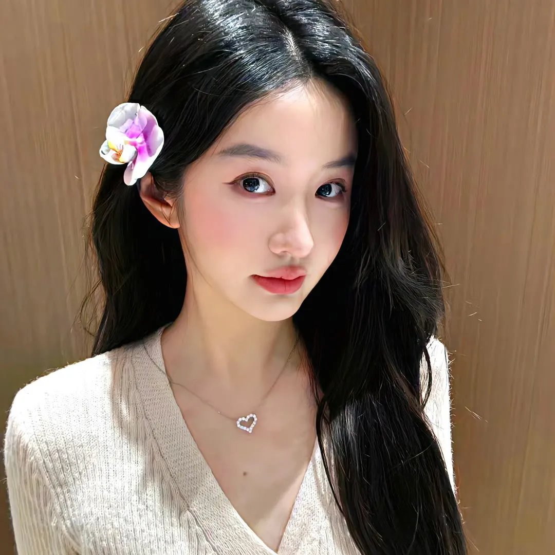 戴金色面具的男子